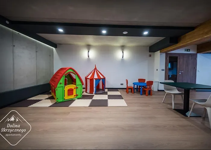 Dolina Skrzycznego 4* شتوروك